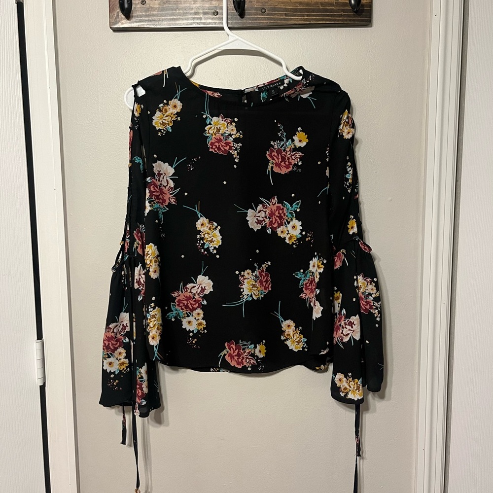 Floral lace up wide sleeve blouse